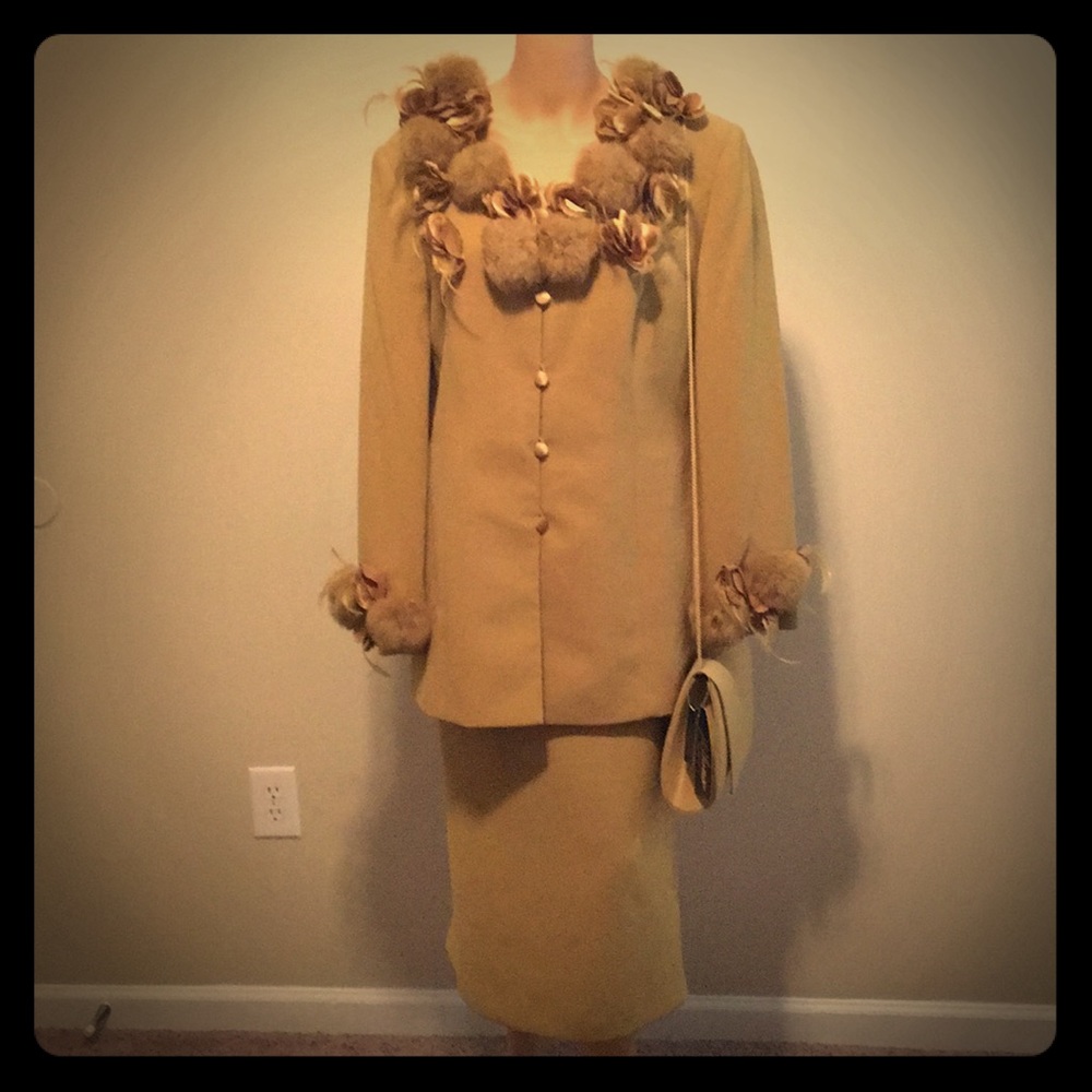 Vintage suit with hand bag